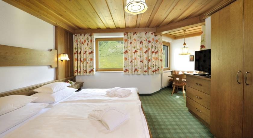 Alpenhotel Tirol Galtür Oda fotoğraf
