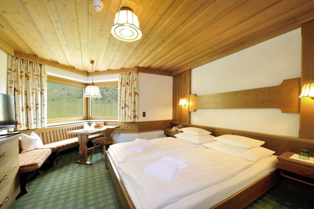 Alpenhotel Tirol Galtür Dış mekan fotoğraf